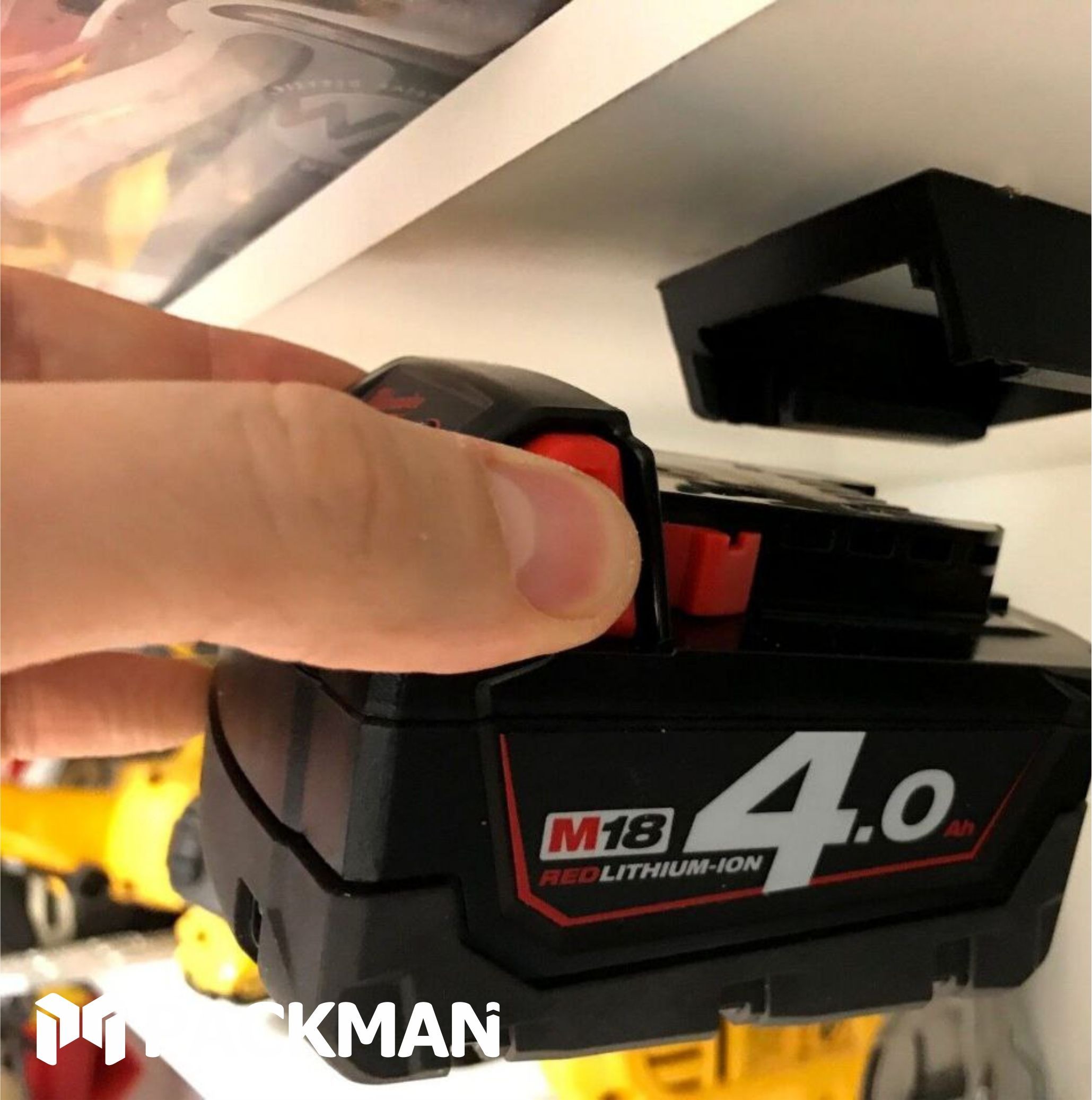 Держатель аккумуляторов MILWAUKEE M18