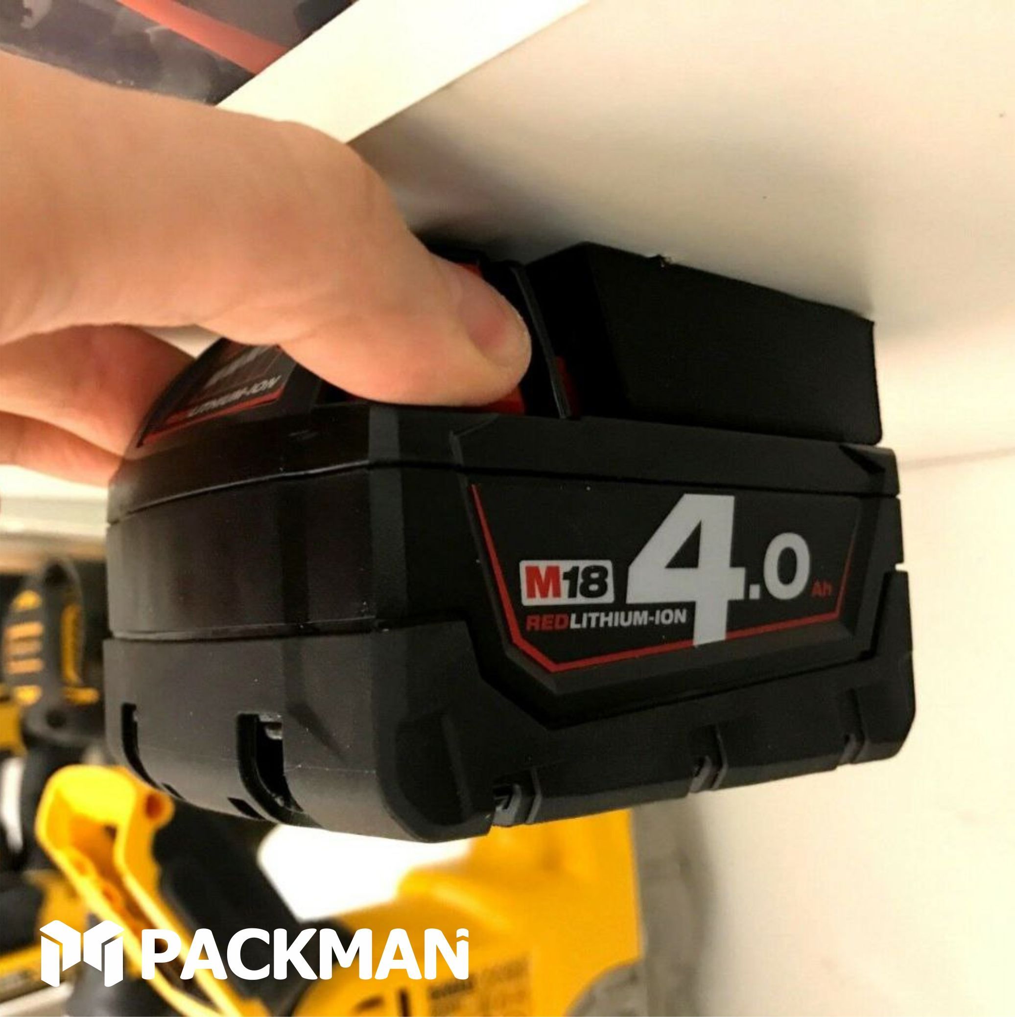 Держатель аккумуляторов MILWAUKEE M18